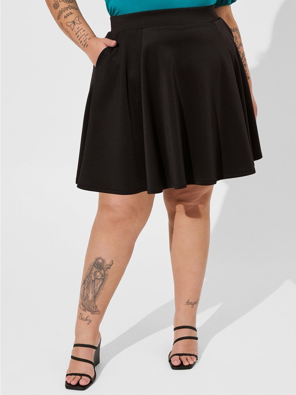 NEW Torrid Mini Scuba Skater Skirt in Black - Size 1 - Picture 2 of 10